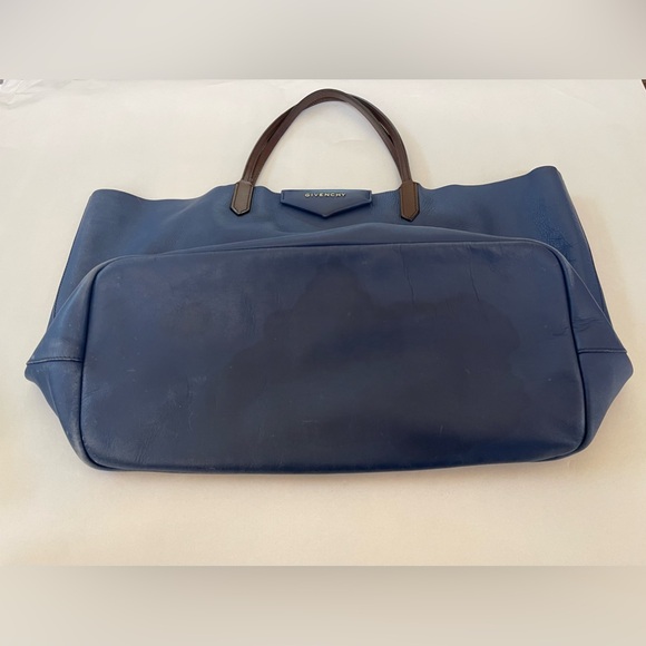 Givenchy Antigone Shopper tote with pouch - Picture 13 of 16